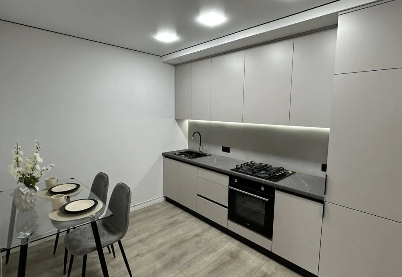 Продаж 2 км квартири на Смакули з ремонтом