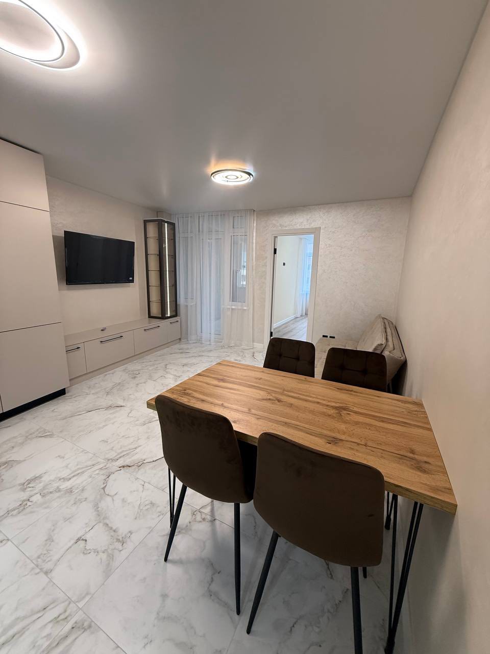 Продаж 2 кімнатної квартири на Київській 9Д з ремонтом