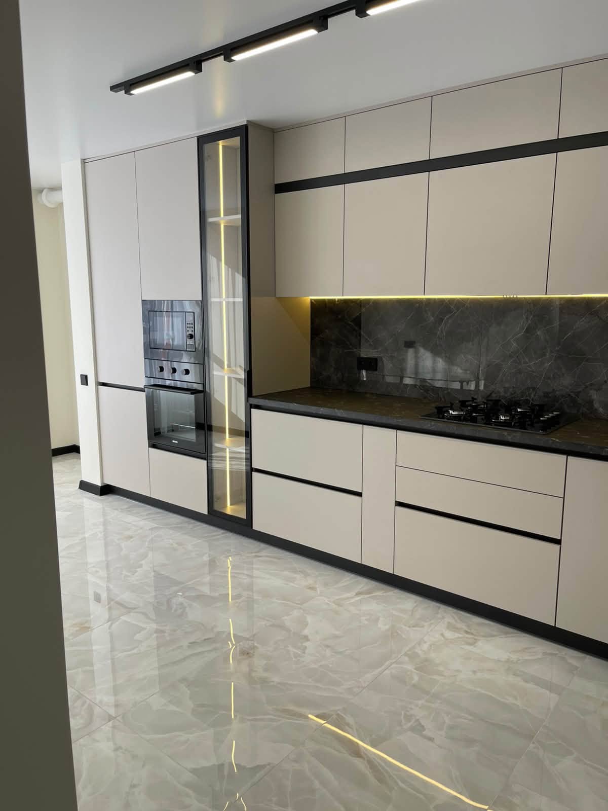 Продаж 1.5 кімнатної квартири на Тролейбусній з ремонтом